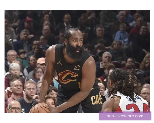 詹姆斯五项数据登顶历史首位 41分11篮板1米85后卫复制哈登壮举